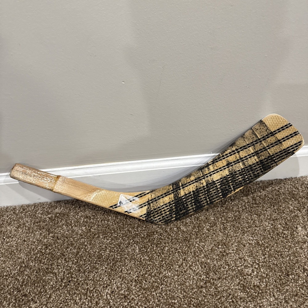 CCM Heat 252 J. Thornton Hockey Stick (LH) Left Handed Made In Canada Wood-Core - Picture 5 of 6